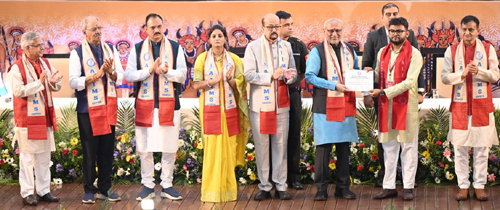 छत्तीसगढ़ में नक्सलवाद के खतरे को मजबूत राजनीतिक इच्छाशक्ति, दृढ़ सुरक्षा नीति और विकासोन्मुखी शासन के बल पर समाप्त किया गया - उपराष्ट्रपति राधाकृष्णन